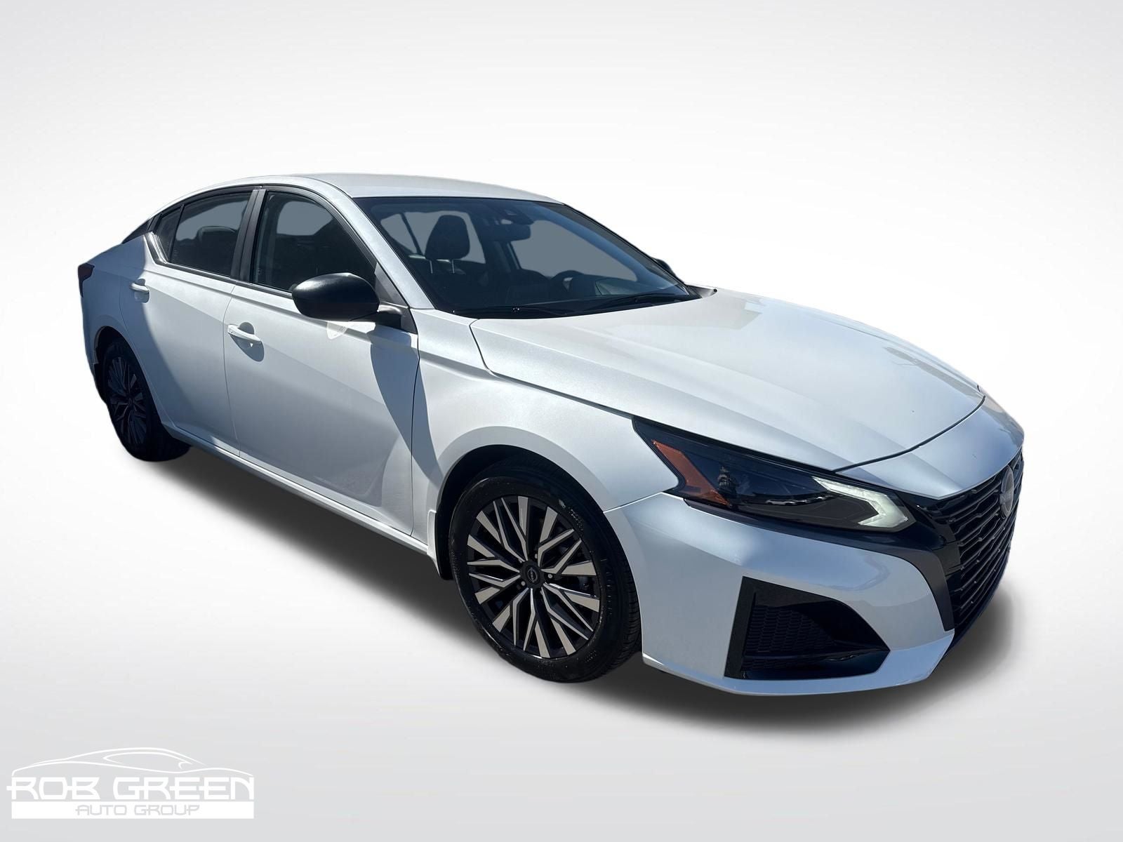 2026 Nissan Altima 2.5 SV in Pearl White Tricoat — front three-quarter view